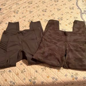 WOMENS BUNDLE OF 2 ATHLETIC LEGGINGS YOGA PANTS…7/8 LENGTH IN SZ MED AND LG…NICE